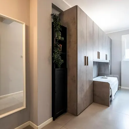 NEW - 2 Min Metro Batoni - Luxury Apt con Posto Auto-2